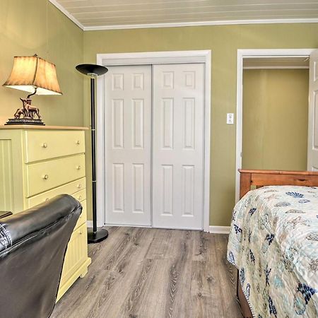 2nd-Row Holden Beach Abode - Steps to Ocean! Exterior foto