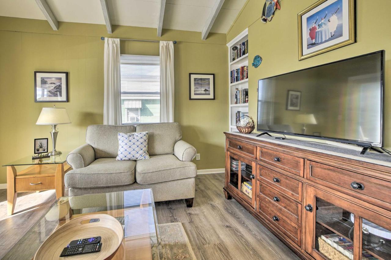 2nd-Row Holden Beach Abode - Steps to Ocean! Exterior foto
