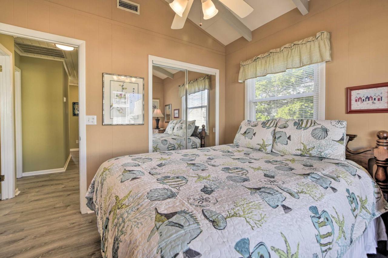 2nd-Row Holden Beach Abode - Steps to Ocean! Exterior foto