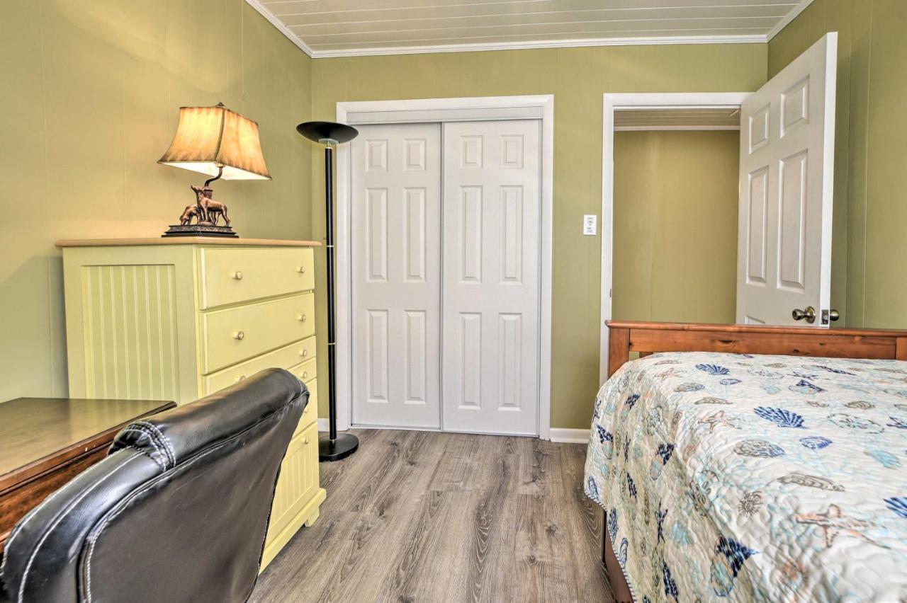 2nd-Row Holden Beach Abode - Steps to Ocean! Exterior foto