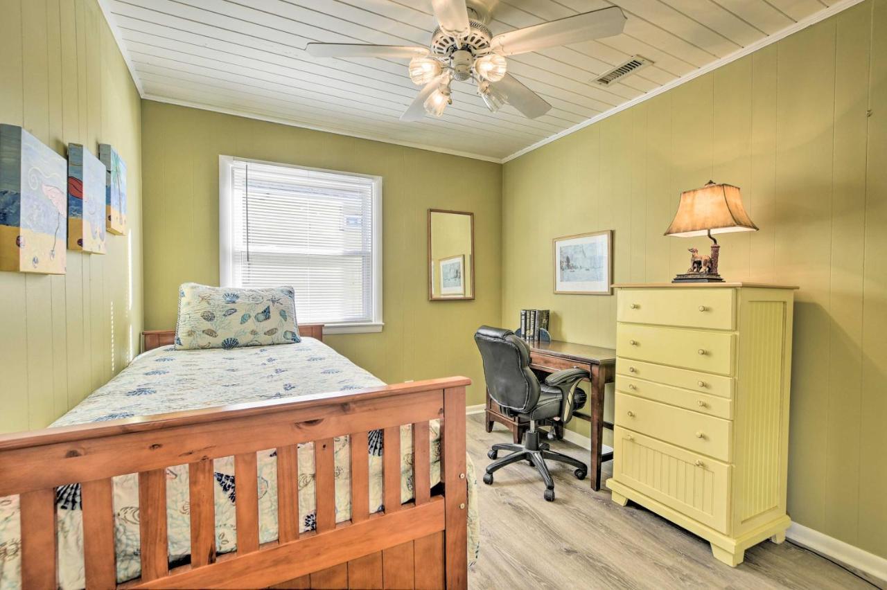 2nd-Row Holden Beach Abode - Steps to Ocean! Exterior foto