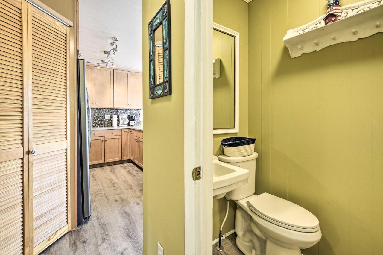 2nd-Row Holden Beach Abode - Steps to Ocean! Exterior foto