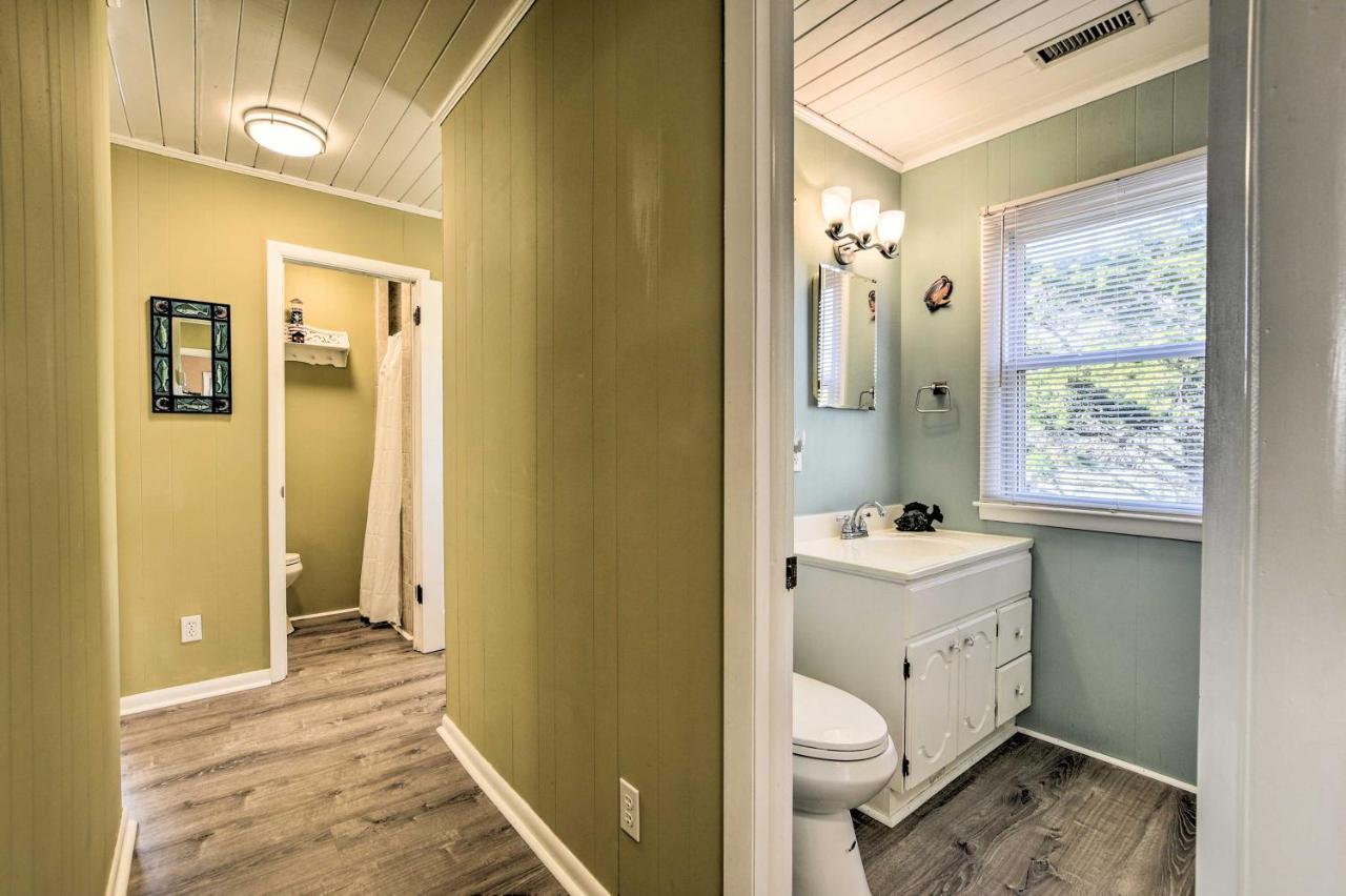 2nd-Row Holden Beach Abode - Steps to Ocean! Exterior foto